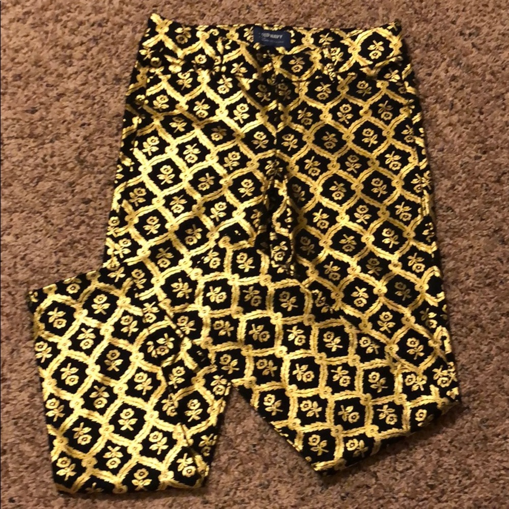 Old Navy Size 2 Gold Foiled Black Pixie Pant